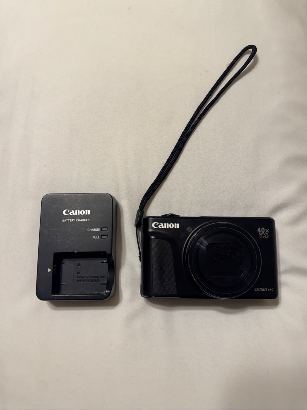 Canon Black Compact Digital Camera with Charger